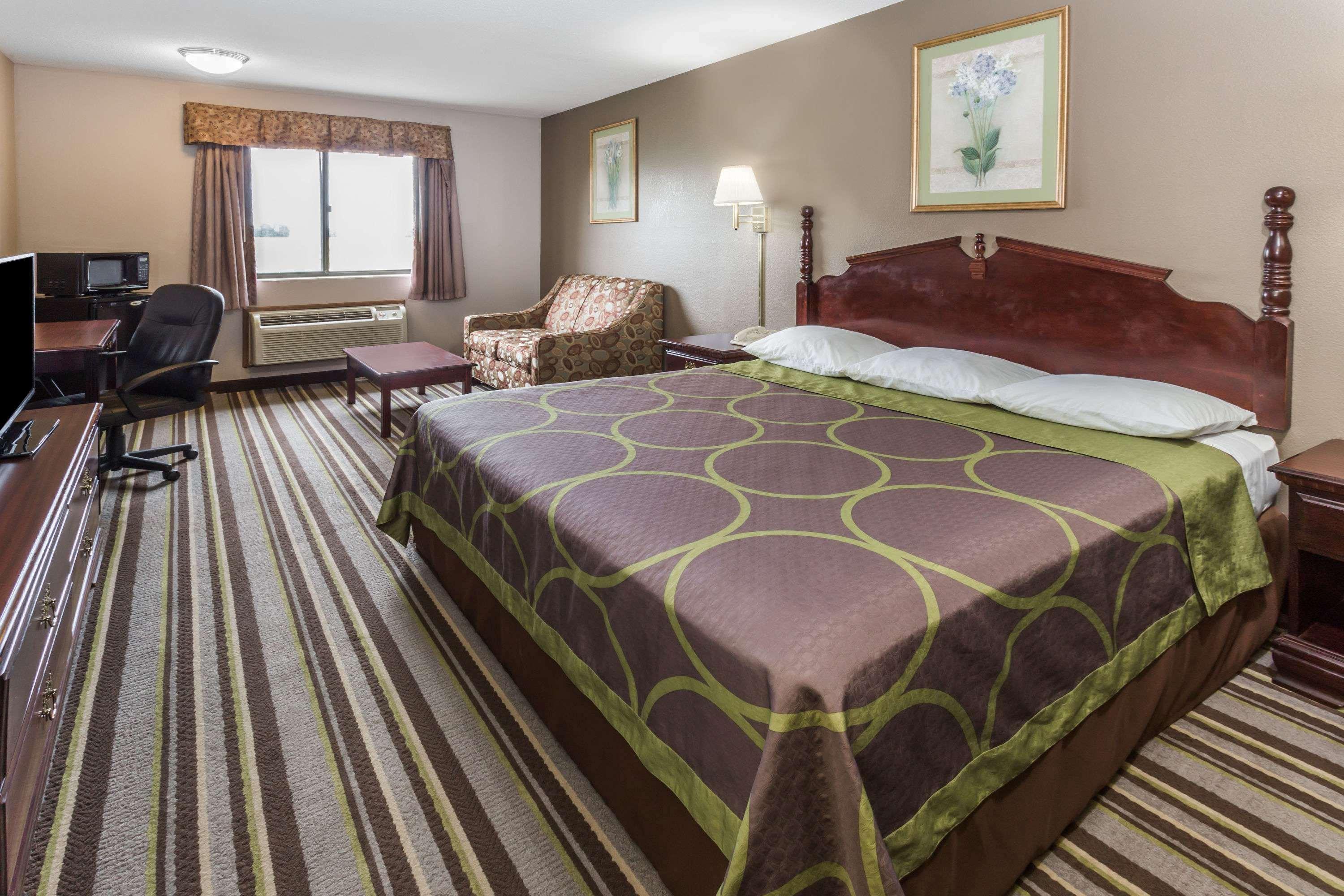 Super 8 By Wyndham Yorkville Luaran gambar