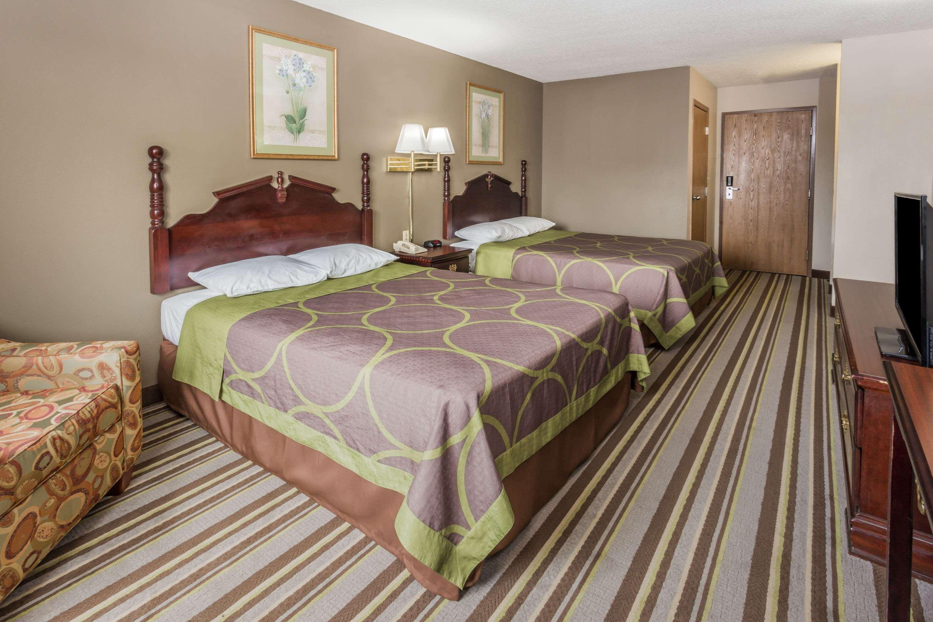 Super 8 By Wyndham Yorkville Luaran gambar