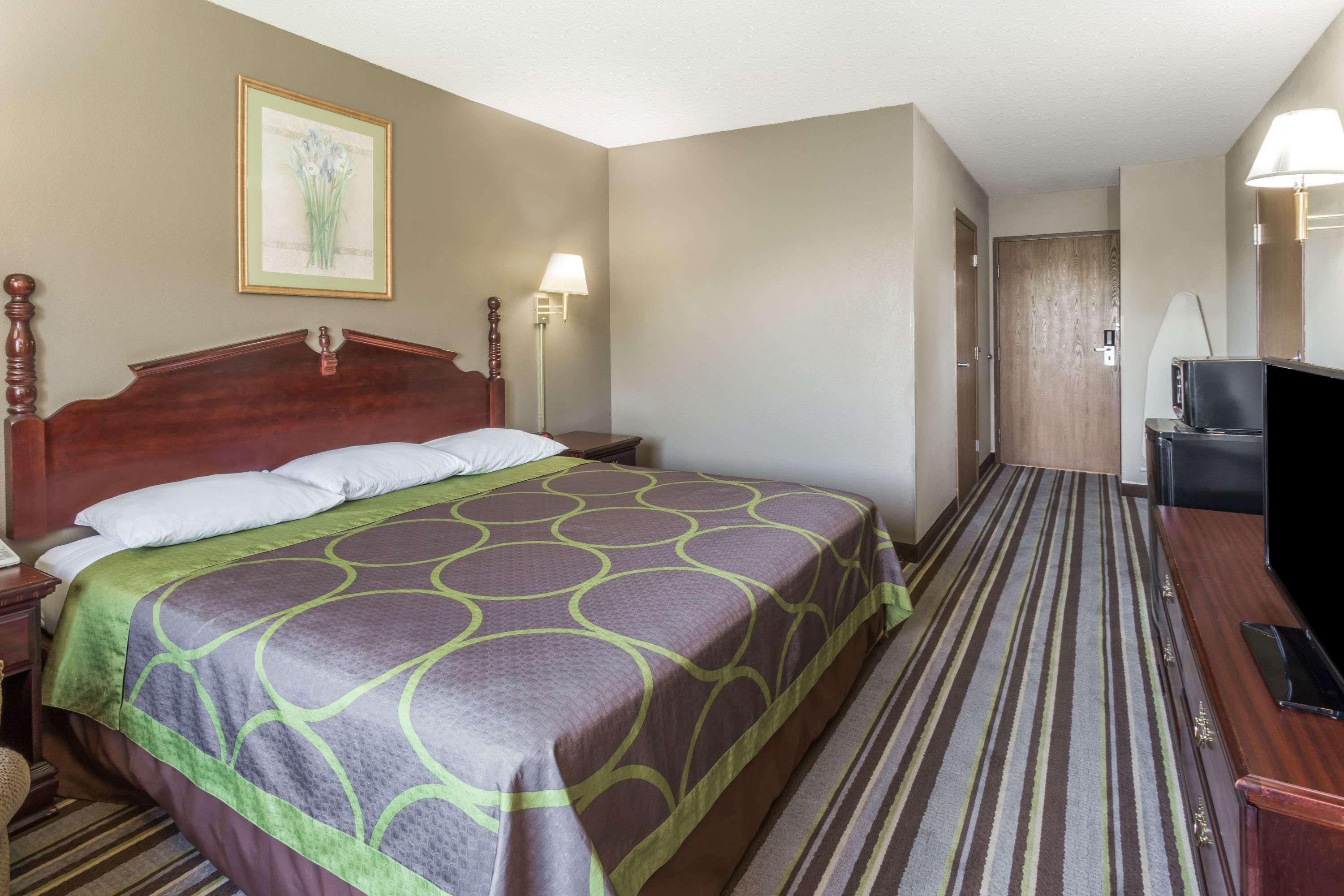 Super 8 By Wyndham Yorkville Luaran gambar
