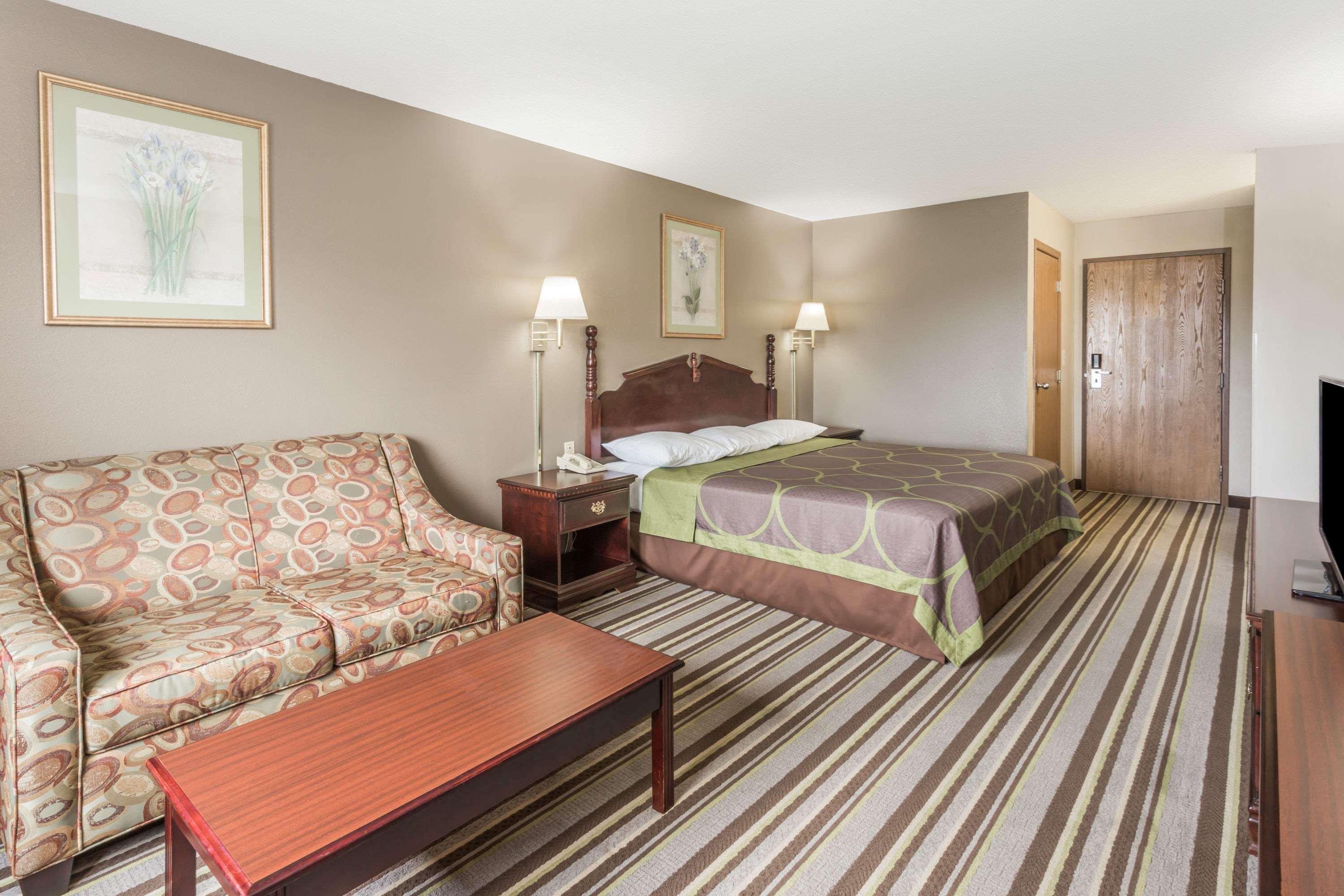 Super 8 By Wyndham Yorkville Luaran gambar
