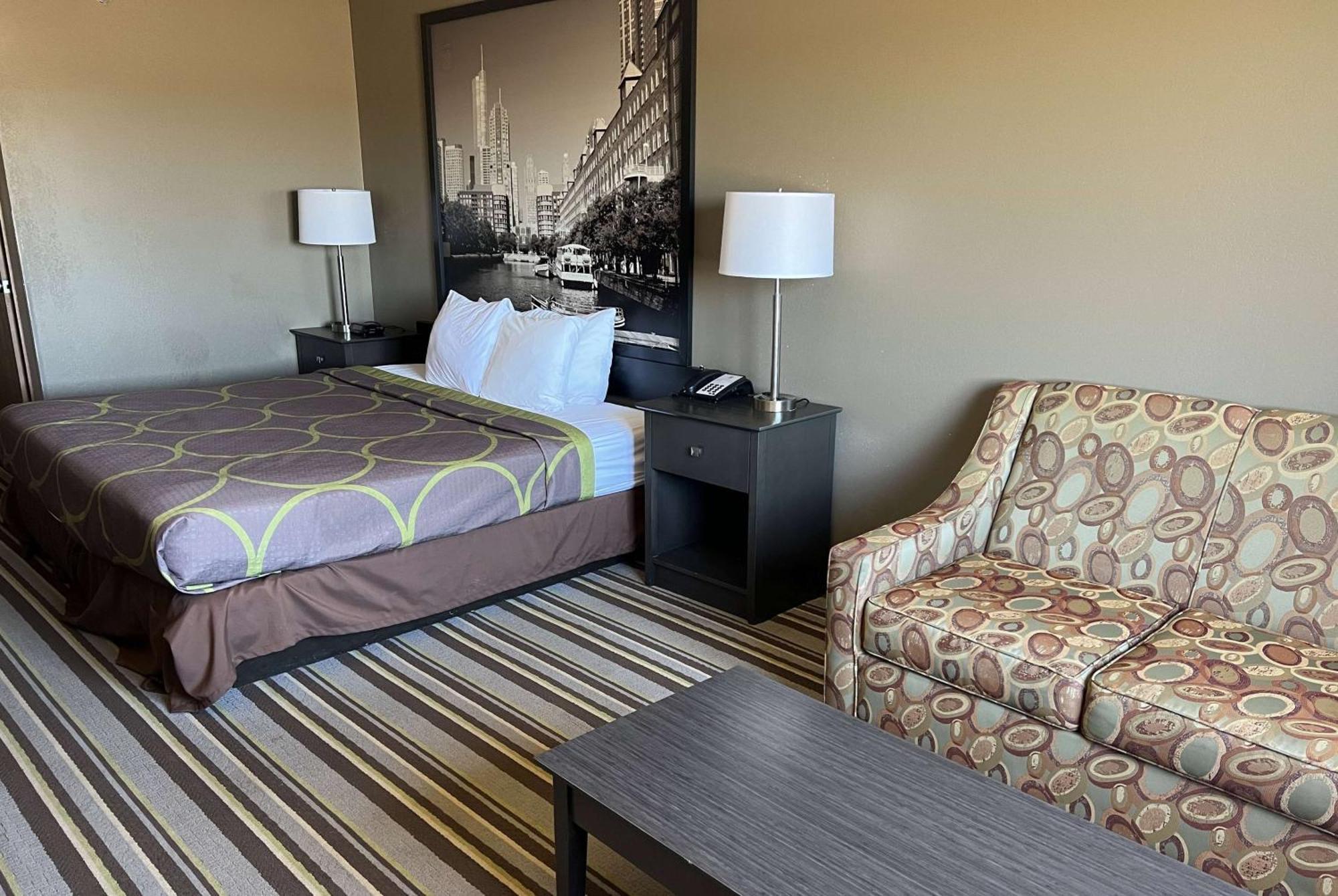 Super 8 By Wyndham Yorkville Luaran gambar